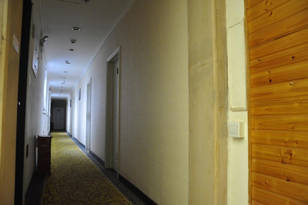 Super 8 Hotel Beijing Shijingshan Jiujiuyuan Eksteriør billede